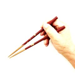 変なお箸の持ち方は、印象が悪い